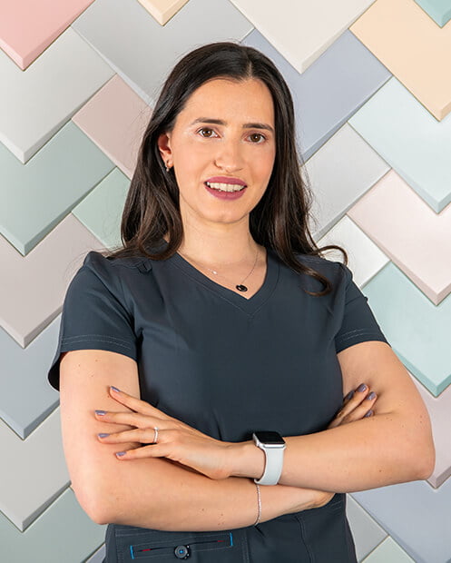 Dr. Laura Girbea